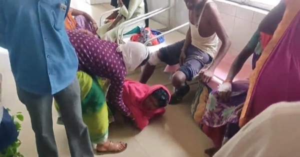 सामुदायिक स्वास्थ्य केंद्र पुष्पराजगढ़ इलाज कराते घायल 02