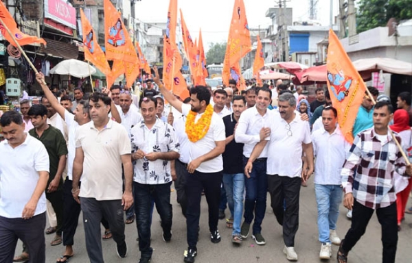 सोनीपत: हरिद्वार के लिए सावन ज्योत महोत्सव के रवानगी देते हुए विधायक देवेंद्र कादियान