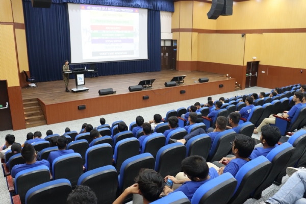 आईआईटी जम्मू में मोटिवेशनल लेक्चर, महिला सशक्तिकरण और करियर अवसरों पर रहा फोकस