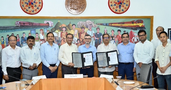 অসমঃ এনএফআৰে অসম প্ৰদূষণ নিয়ন্ত্ৰণ ব’ৰ্ড আৰু আই আই টি গুৱাহাটীৰ সৈতে বুজাবুজি চুক্তি স্বাক্ষৰ কৰাৰ দৃশ্য