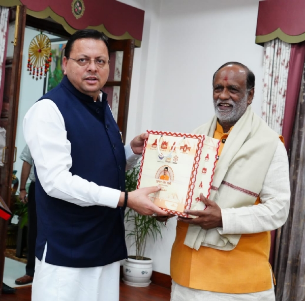 मुख्यमंत्री पुष्कर सिंह धामी से मुख्यमंत्री आवास में सांसद और भारतीय जनता पार्टी (भाााजपा) के ओबीसी मोर्चा के राष्ट्रीय अध्यक्ष डॉ. के. लक्ष्मण  शिष्टाचार भेंट करते।