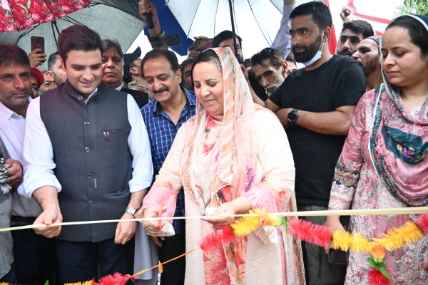 सकीना इत्तू ने मंज़गाम, कुलगाम में 10 एमवीए रिसीविंग स्टेशन की आधारशिला रखी