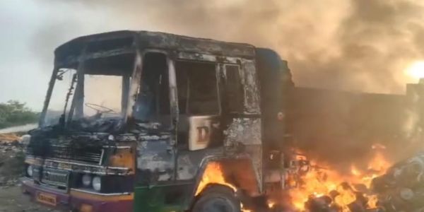 तमिलनाडु के तांबरम में अवैध रूप से केमिकल कचरा फेंका और जलाया, लॉरी हुई खाक