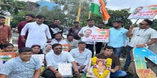 मप्र कांग्रेस जिला अध्यक्ष की नियुक्ति पर बवाल जारी, पूर्व जिला अध्यक्ष ने राहुल गांधी को खून से लिखा खत