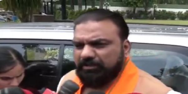 मीडिया से बातचीत करते जीओएम के संयोजक सम्राट चौधरी