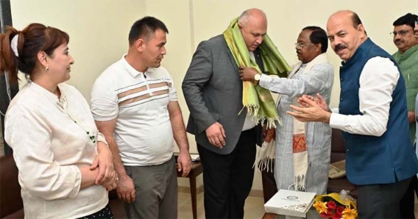 मंत्री नेताम ने उज्बेकिस्तान के कृषि वैज्ञानिकों का आत्मीय स्वागत करते हुए
