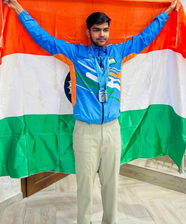 अंश डबास