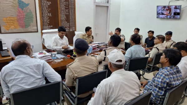 अररिया फोटो:सदर एसडीएम की अध्यक्षता में अधिकारियों की बैठक