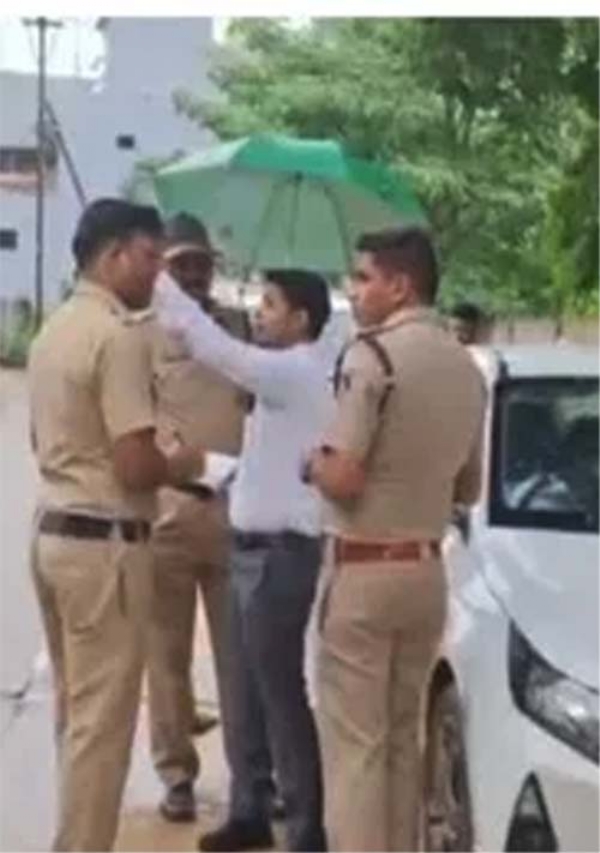 ह‍िस्‍ट्रीशीटर तोमर बंधुओं की संपत्ति कुर्क