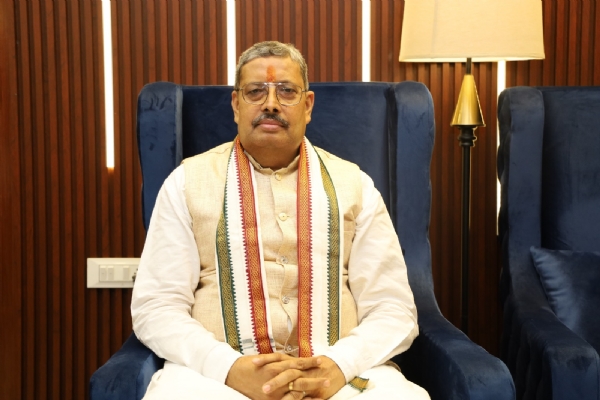 मृतक कुलपति हरे राम त्रिपाठी व उनकी पत्नी