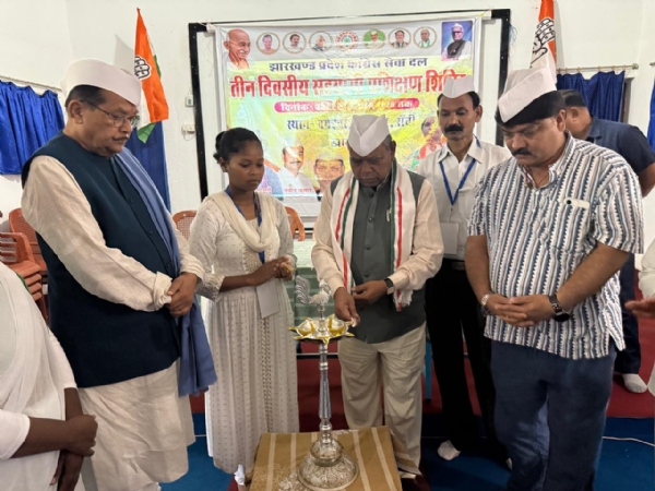 कांग्रेस के कार्यक्रम में प्रदेश अध्‍यक्ष सहित अन्‍य