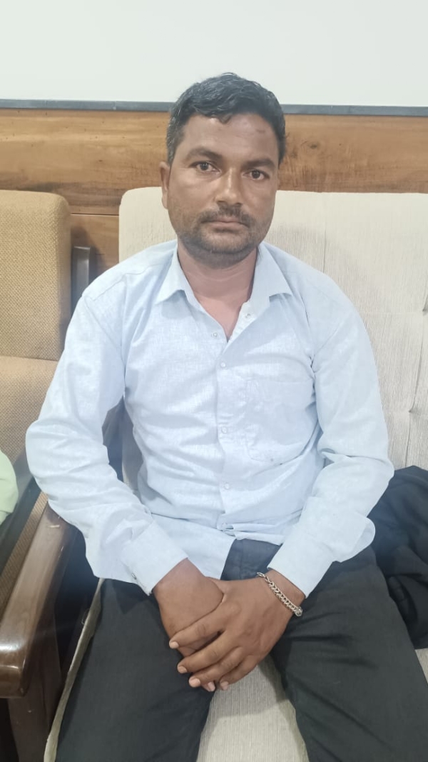 पी एम आवास की दूसरी क़िस्त के बदले 11 हजार रिश्वत लेते पकड़ाया