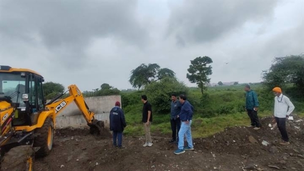 इंदौरः बाल्याखेड़ा स्थित बेशकीमती शासकीय भूमि से हटाया गया अतिक्रमण