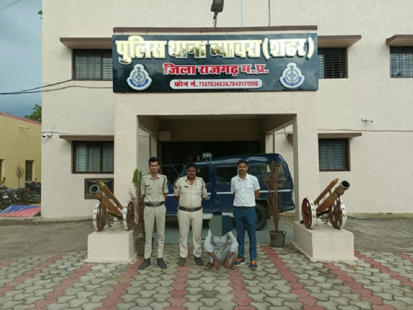 बैग सहित दो मंगलसूत्र व नकदी चोरी करने वाला आरोपित गिरफ्तार