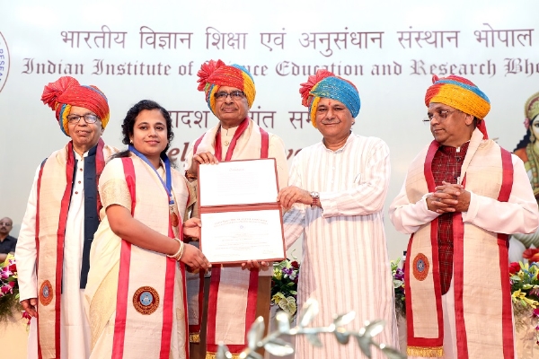 भारतीय विज्ञान शिक्षा एवं अनुसंधान संस्थान के 12वें दीक्षांत समारोह में केन्द्रीय कृषि मंत्री