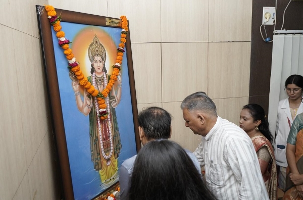 सीएमई कार्यक्रम का शुभारंभ करते हुए मंत्री परमार