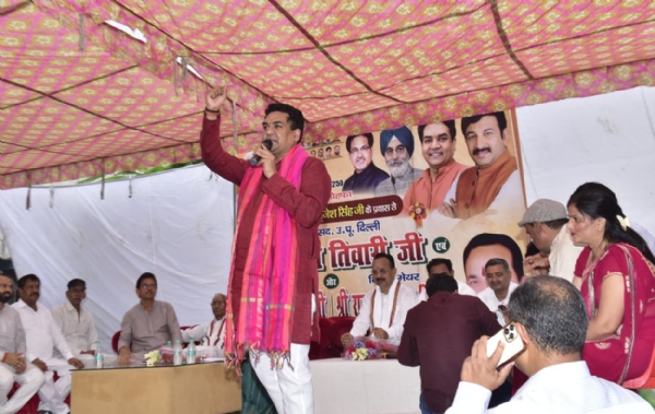 करावल नगर विधानसभा के सभापुर क्षेत्र में सोमवार को कार्यक्रम को संबोधित करते मंत्री कपिल मिश्रा