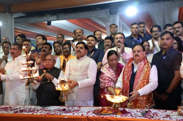 केंद्रीय मंत्री नड्डा जबलपुर में माँ नर्मदा की महाआरती में हुए शामिल