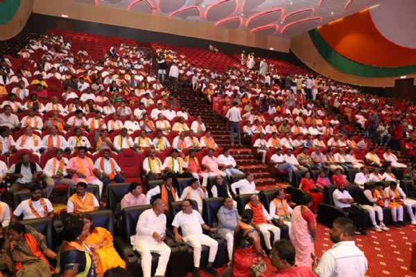 पदभार ग्रहण समारोह में उपस्थित भाजपा पदाधिकारी एवं कार्यकर्ता