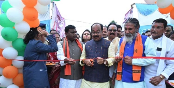 उप मुख्यमंत्री अरुण साव लाइब्रेरी का शुभारंभ करते हुए
