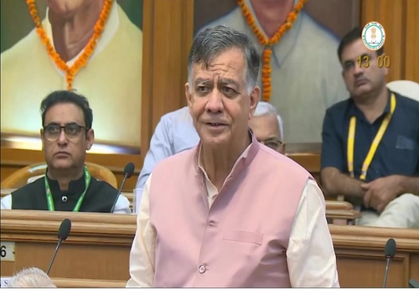 दिल्ली में सम्मेलन को संबोधित करते हुए यूपी विधान सभा अध्यक्ष सतीश महाना