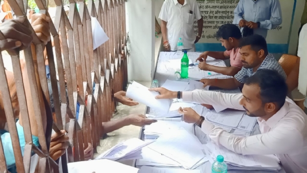 अररिया फोटो:राजस्व महाअभियान के तहत कैम्प