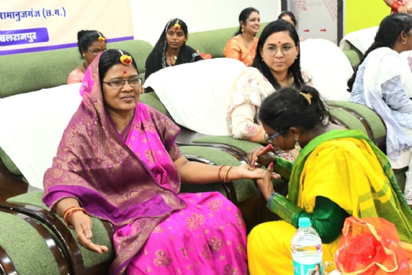 रजत जयंती वर्ष पर मेगा हेल्थ कैम्प एवं तीजा-पोरा उत्सव सम्पन्न