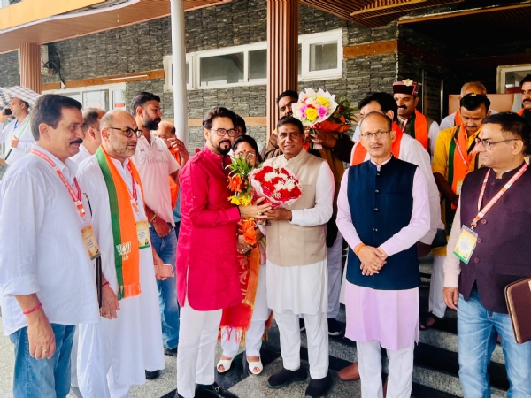 अनुराग ठाकुर।