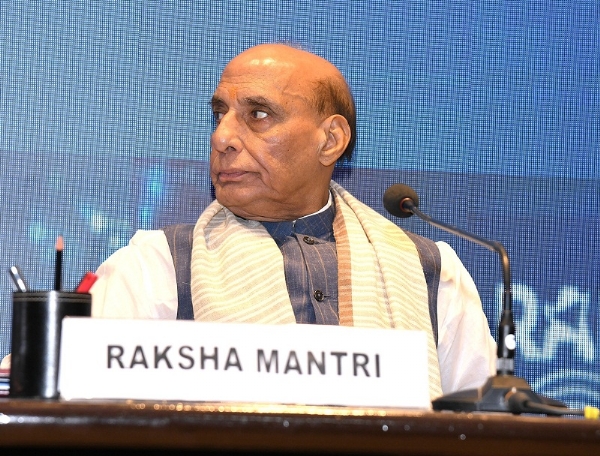महू में आयोजित सेना के रण संवाद  कार्यक्रम में राजनाथ सिंह