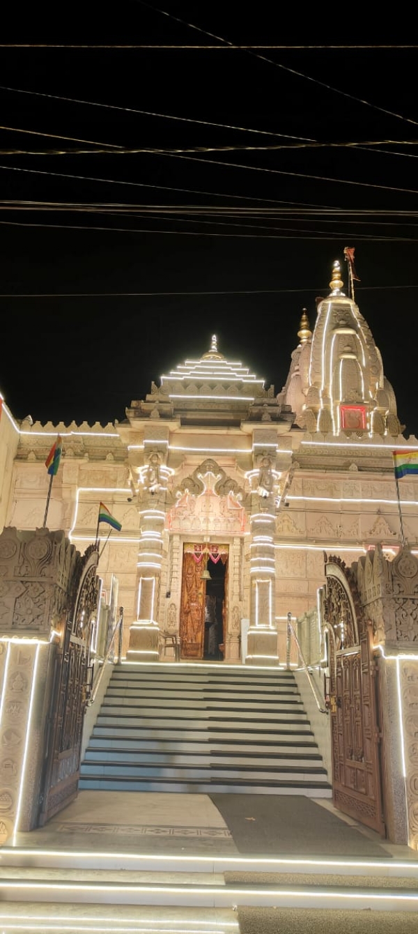 सज गया जैन मंदिर