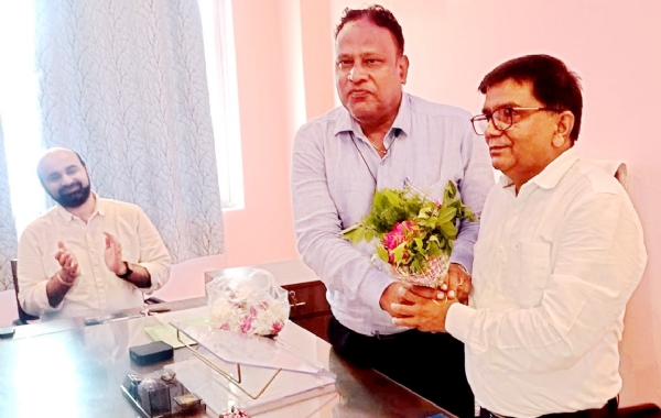 डॉ. विनेश कुमार एवं डा. एसके रवि