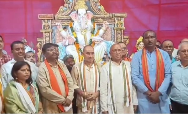 अर्जुन मुंडा और सरयू राय ने कदमा पूजा मैदान में की विशेष आराधना