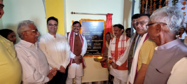 हटा में निजी अस्पताल का किया शुभारंभ