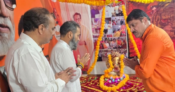शिव सैनिकों की गणपति से प्रकृति के रौद्र रूप  को शांत रखने व त्राहिमाम से रक्षा करने की प्रार्थना