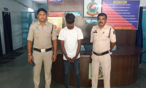 पुलिस के गिरफ्त में आरोपी