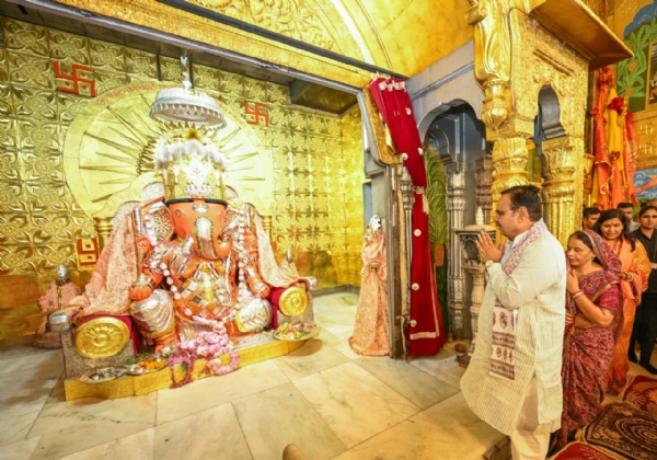मुख्यमंत्री ने मोती डूंगरी गणेश मंदिर में किए दर्शन, प्रदेश की खुशहाली के लिए की कामना