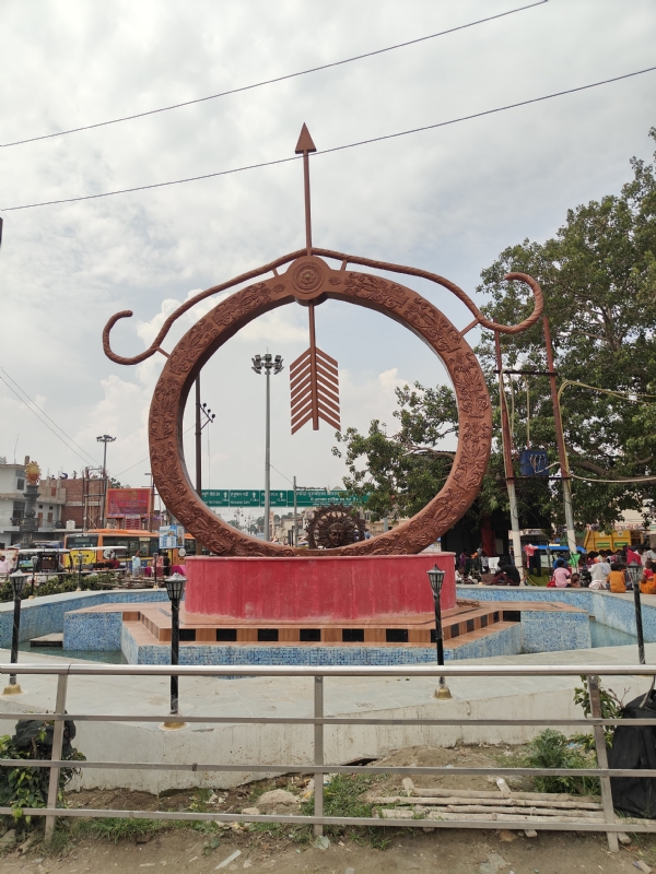 दीपोत्सव पर रामनगरी पधारने वालों का स्वागत करेगा भव्य धनुष