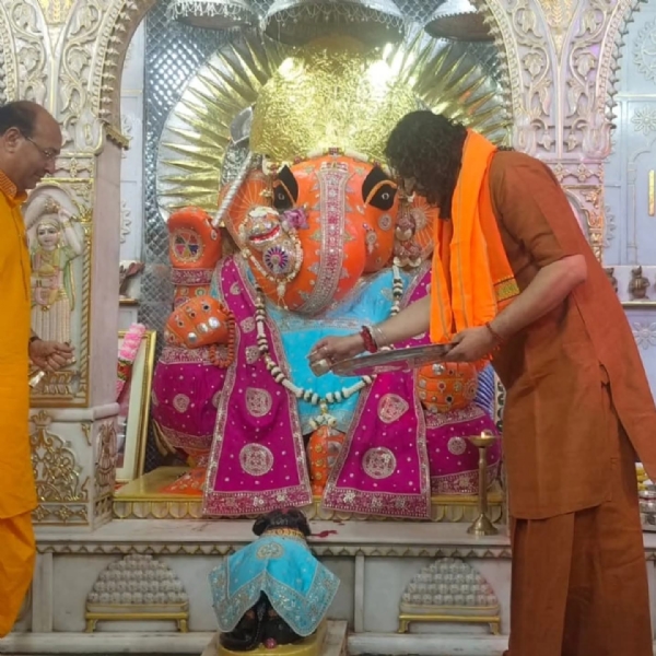 छोटी काशी में गूंज गणपति के जयकारे