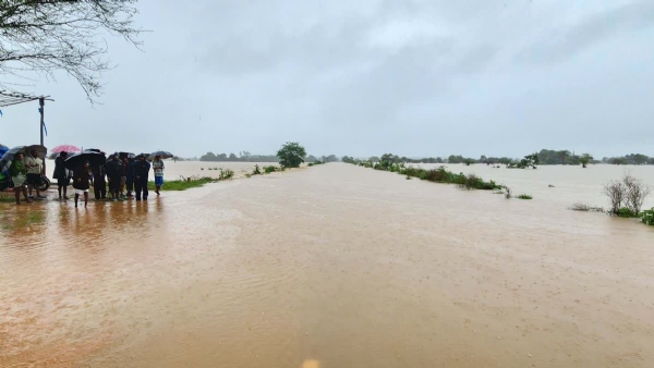 बस्तर में  झमाझम बारिश का दौर जारी, हाईवे में बाढ़ का पानी