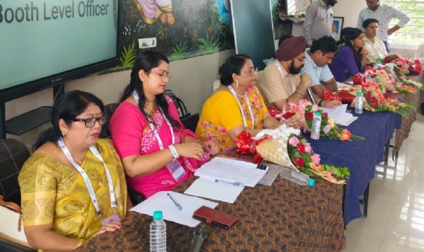 भारत निर्वाचन आयोग का दस सदस्य दल पहुंचा इंदौर