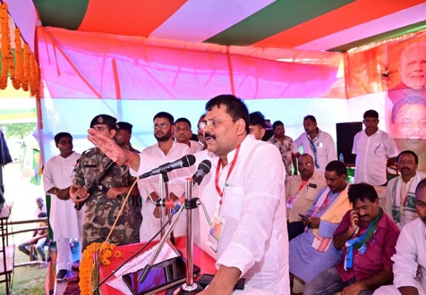 जदयू पदेश अधयक्ष उमेश कुशवाहा संबाेधित करते