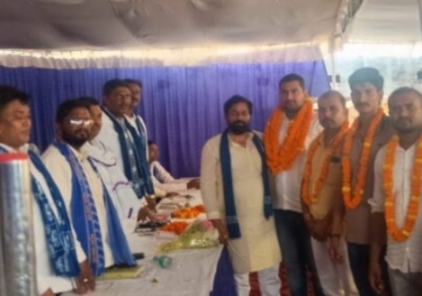बहुजन समाज पार्टी कार्यालय पर जुटे कार्यकर्ता