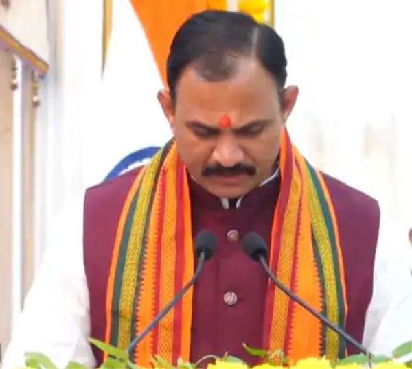 स्वास्थ्य मंत्री श्याम बिहारी जायसवाल