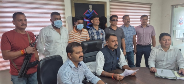कुंजापुरी मेरे की समीक्षा करते धन मंत्री।