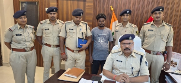 अररिया फोटो:एसपी पीसी में जानकारी देते