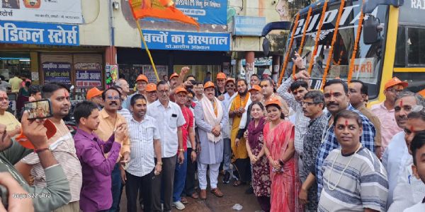 धमतरी से अयोध्या-काशी धार्मिक यात्रा का शुभारंभ