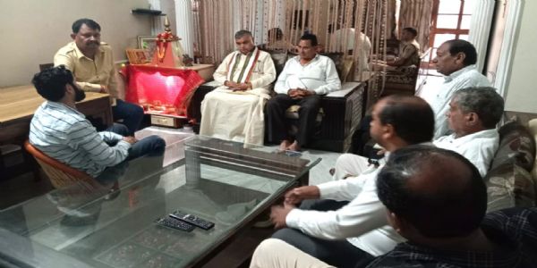 शिवालिकनगर डकैती कांड : सोनीपत सांसद पीड़ित परिवार से मिले