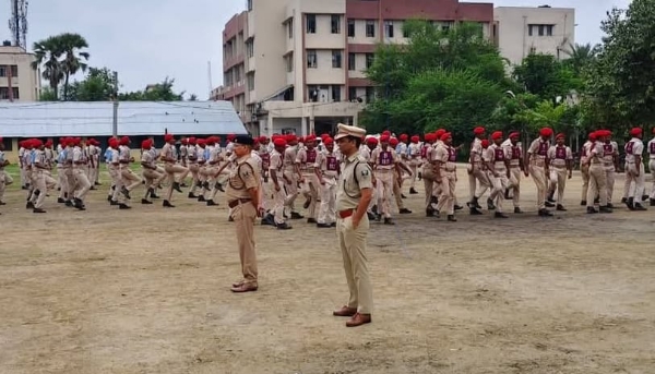 दरभंगा: पुलिस  पैरेड का दृश्य।