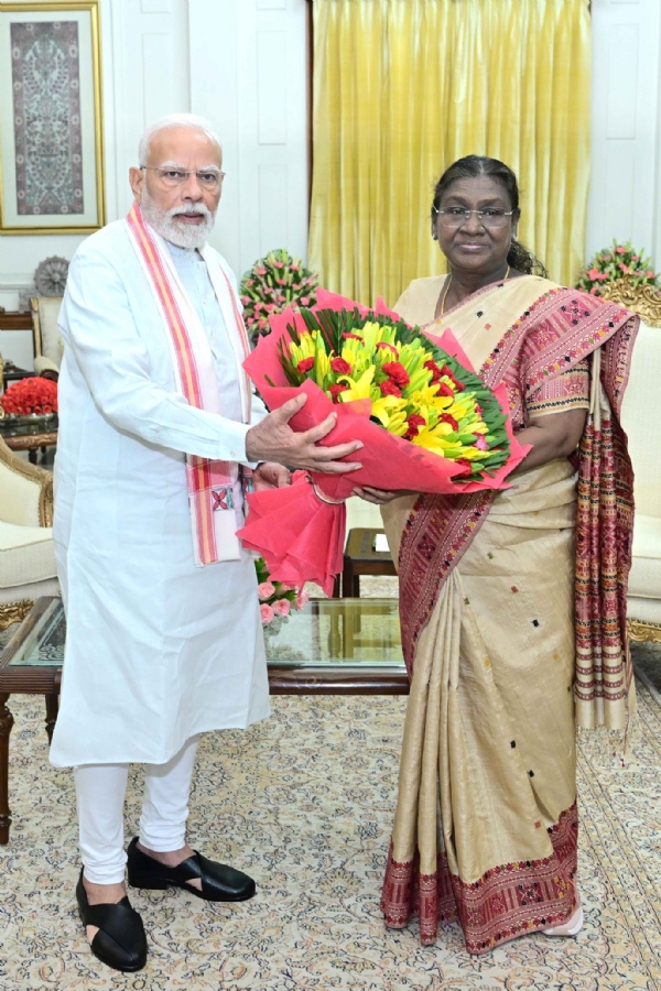 प्रधानमंत्री मोदी ने राष्ट्रपति मुर्मु से की मुलाकात