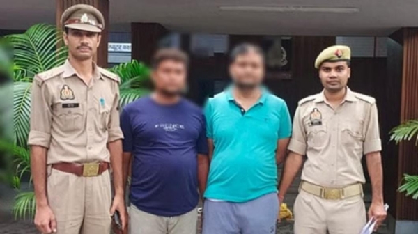 हरिद्वार में रेलवे स्टेशन पर कैंटीन में काम करने वाले देव ठाकुर की हत्या के आरोप में गिरफ्तार हिमांशु सिंह व अंकित ठाकुर।